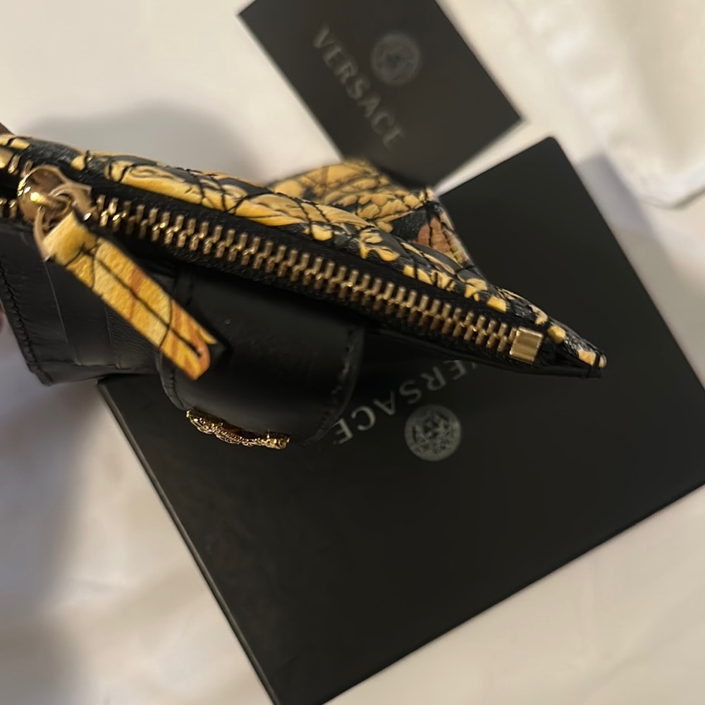 VERSACE Virtus Quilted Leather Wallet Gold and Black Pattern,Brand New With Tags - Picture 6 of 17